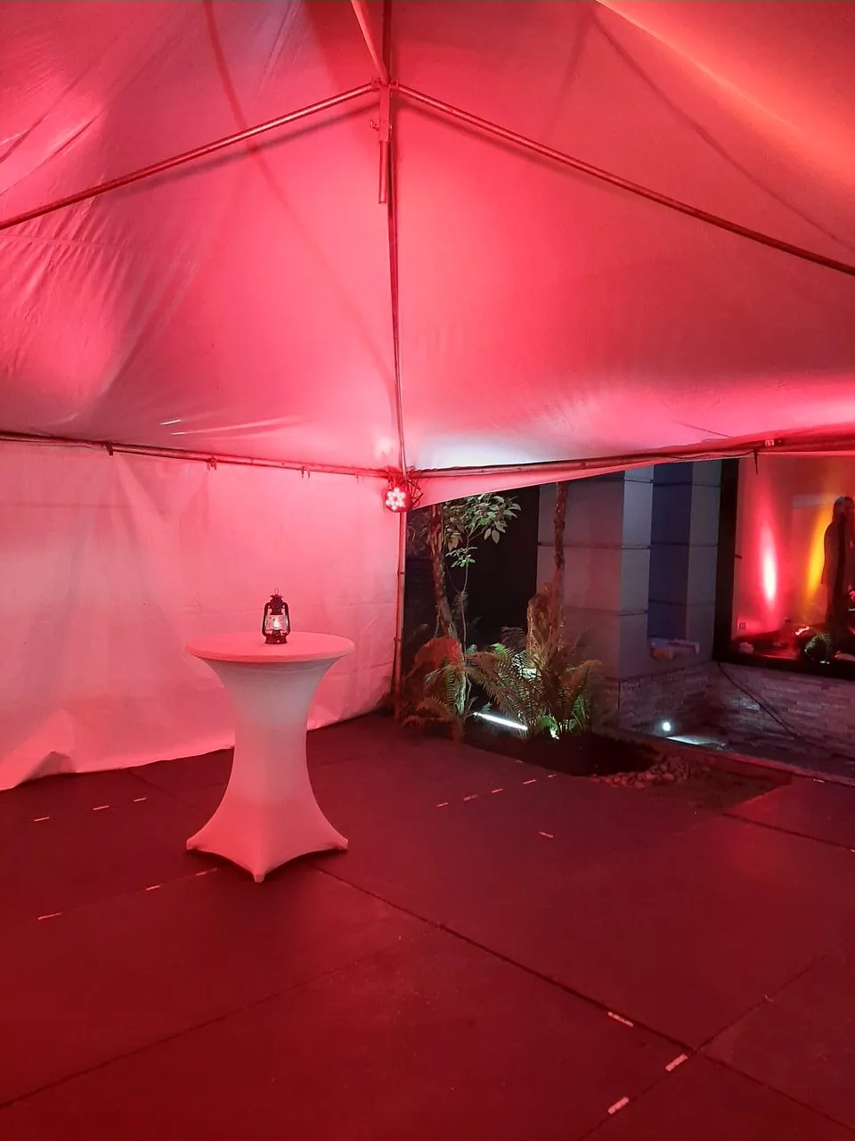 Pantallas y sonido instalados en una celebración corporativa